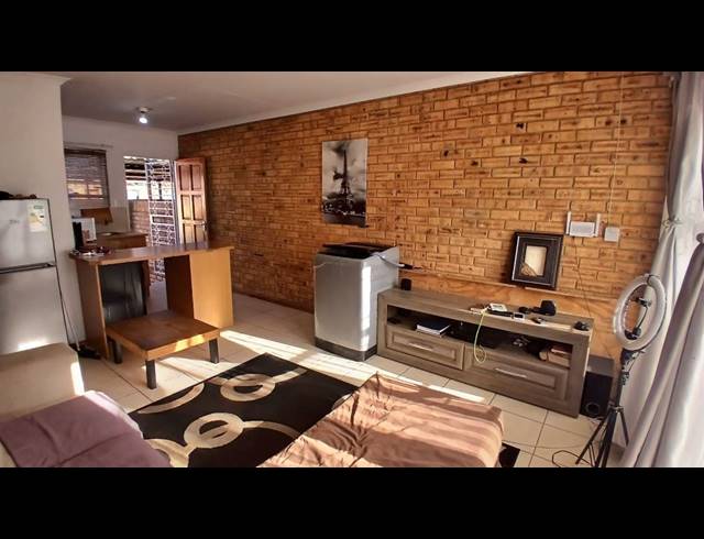 2 BEDROOM SECTIONAL TITLE FOR SALE IN FINSBURY